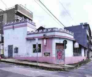TERRENO URBANO COM CASA RESIDENCIAL/