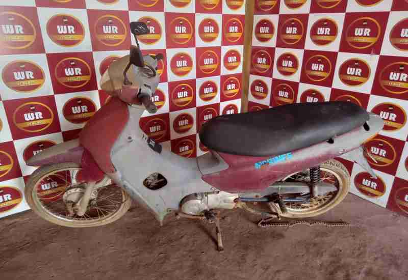 Honda C 100 Biz ES 2003 em leilão
